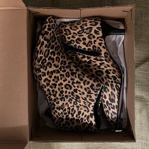 Super cute! Size 8 1.2 M